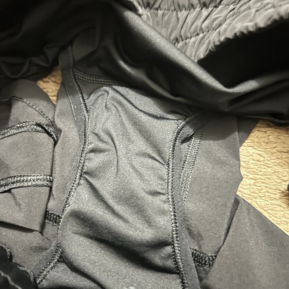 Lululemon Black Hotty Hot Lined Shorts Size 8 - Picture 5 of 8